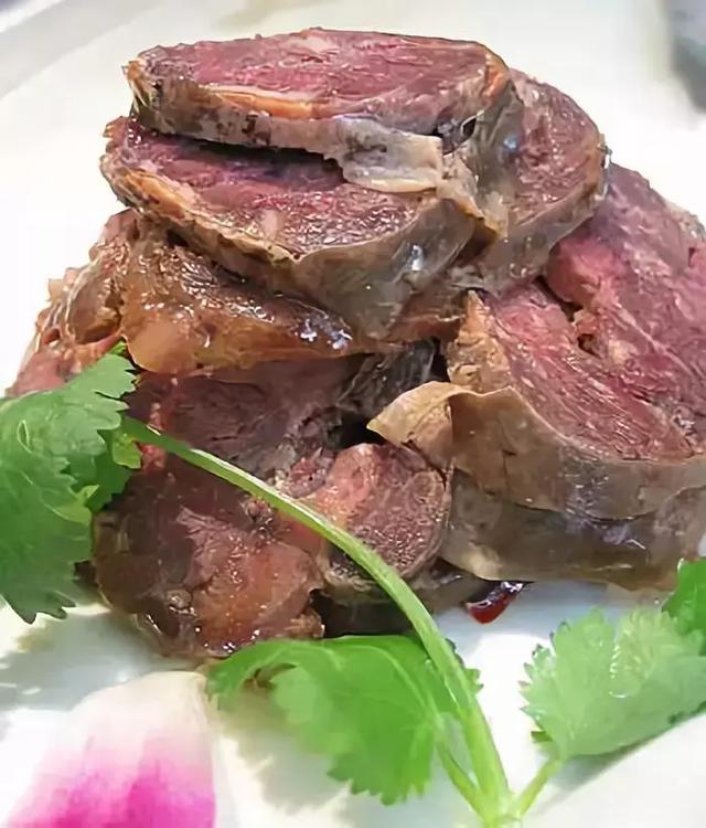 世界上最骚情的情话：“我带你去新疆吃肉！”